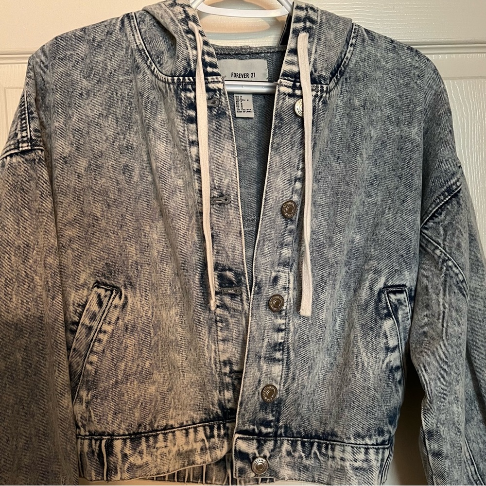 Forever 21 Blue/Denim Oversized Jean Jacket Size Small - Picture 2 of 7